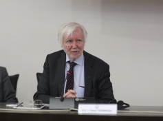 Erkki Tuomioja 003.jpg